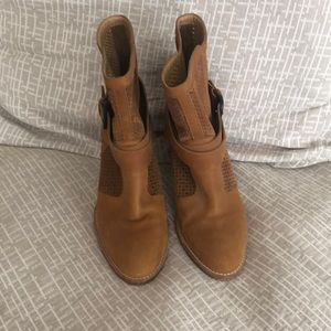 Aquatalia boots